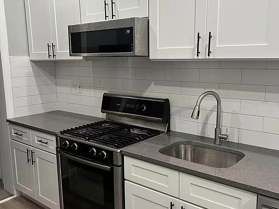 2nd image of 129 W Gay St