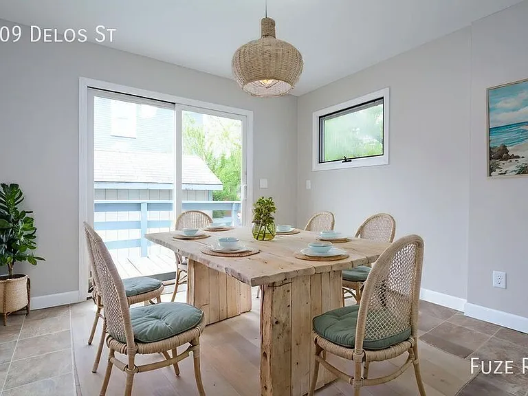 109 Delos St W — Photo 5