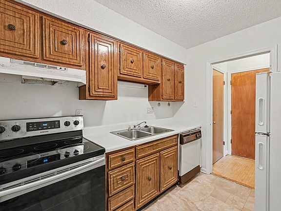 5th image of 501 Jones Ferry Rd APT J9