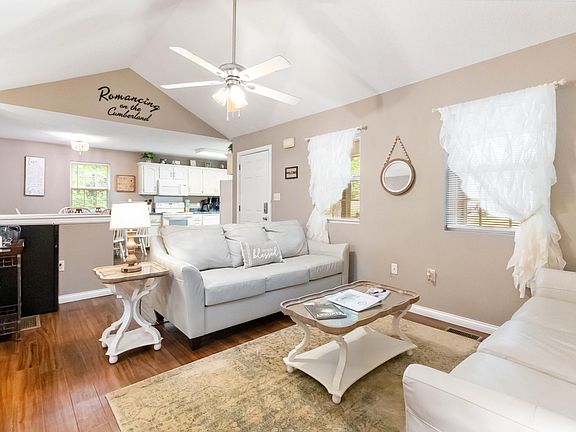 3rd image of 460 Roberts Bend Rd