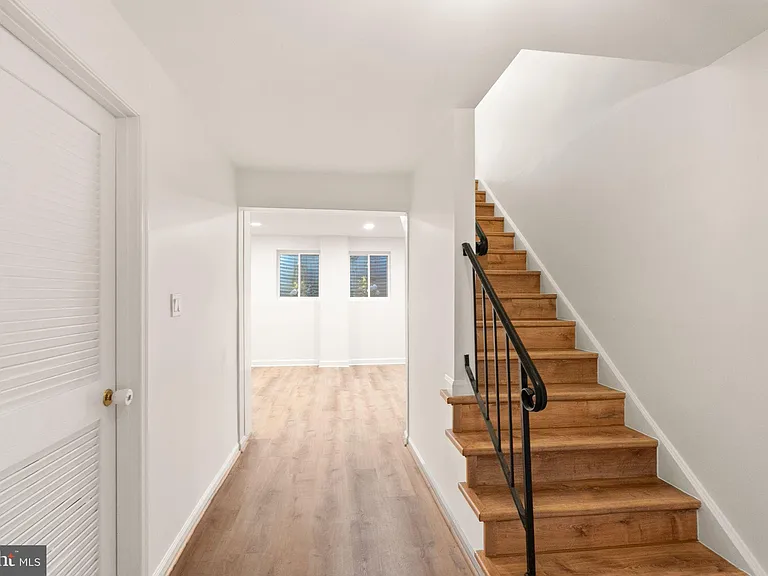 8330 Wickham Rd — Photo 41
