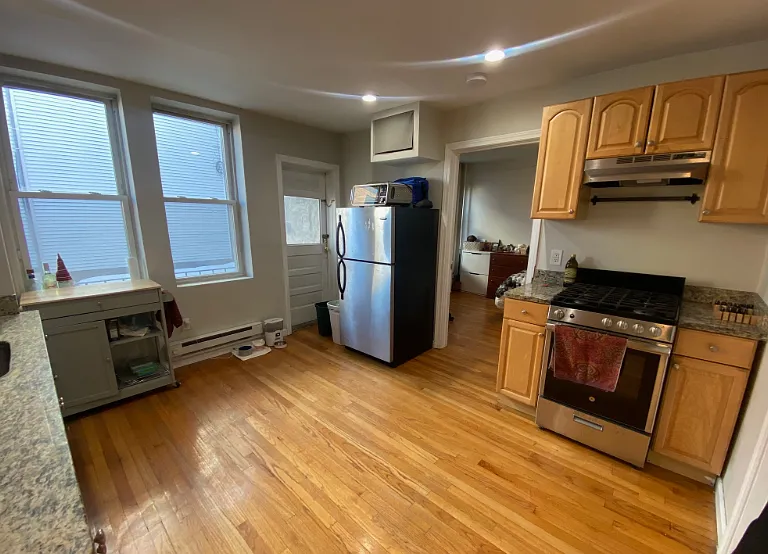 224 Hanover St #4 — Photo 1