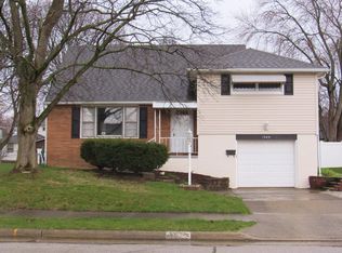 1308 Clearmount Ave SE, North Canton, OH 44720