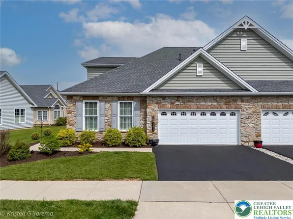 4371 Founders Dr, Coopersburg, PA 18036