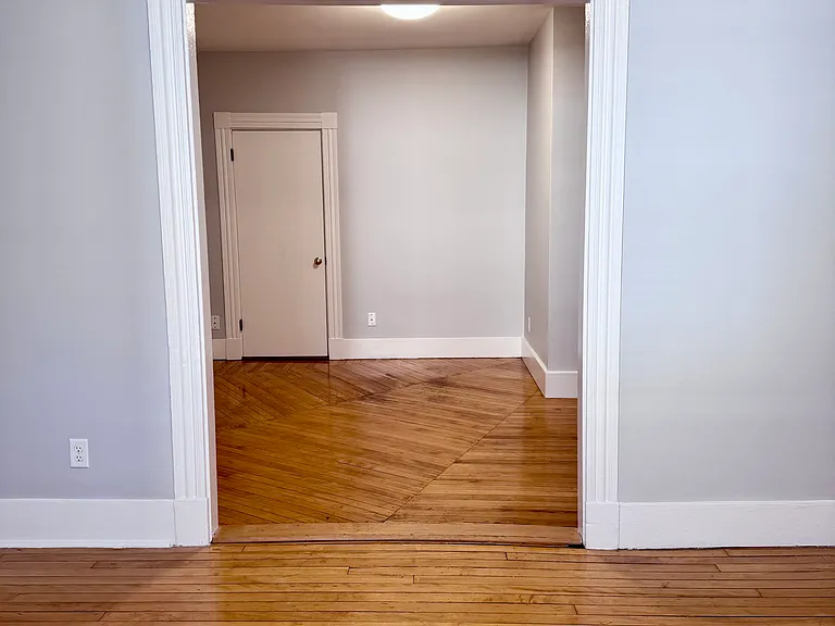 702 Green St — Photo 9