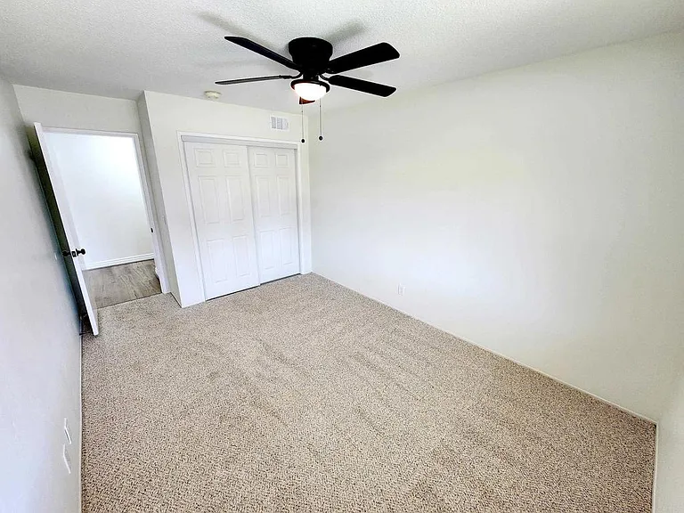 80 Lucas Ct — Photo 24