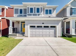 113 SW Cityspring Mnr SW, Calgary, AB T3N 1Z8