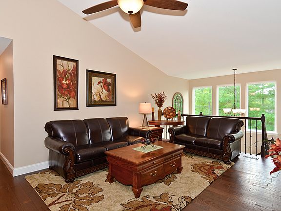4th image of 16338 Black Cherry Dr