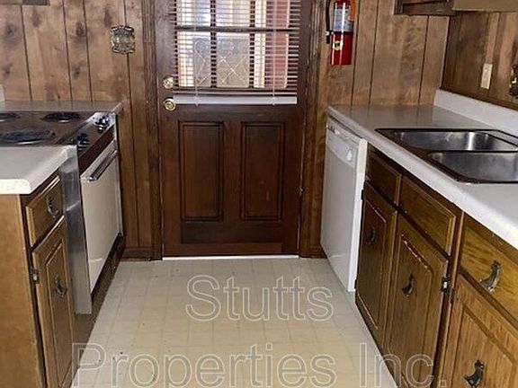 3rd image of 1825 Darby Dr APT G-2