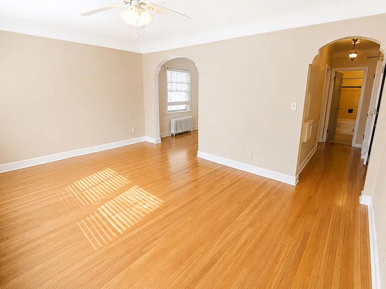 Grand Ave Apartments — Photo 10