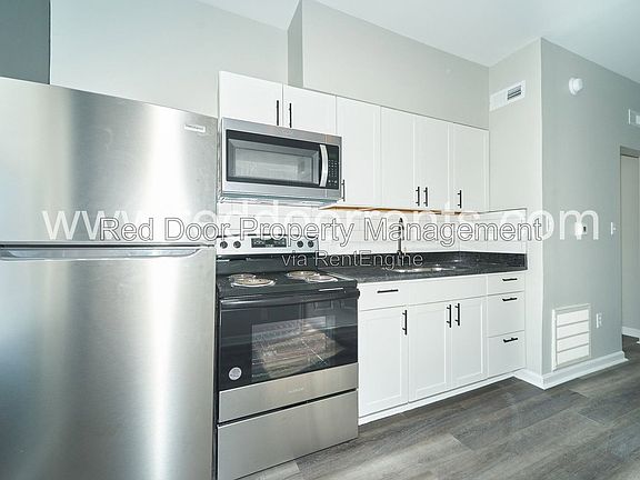 4th image of 1337 E Market St APT 8