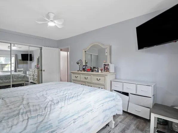 1001 Shore Parkway image 13 of 19