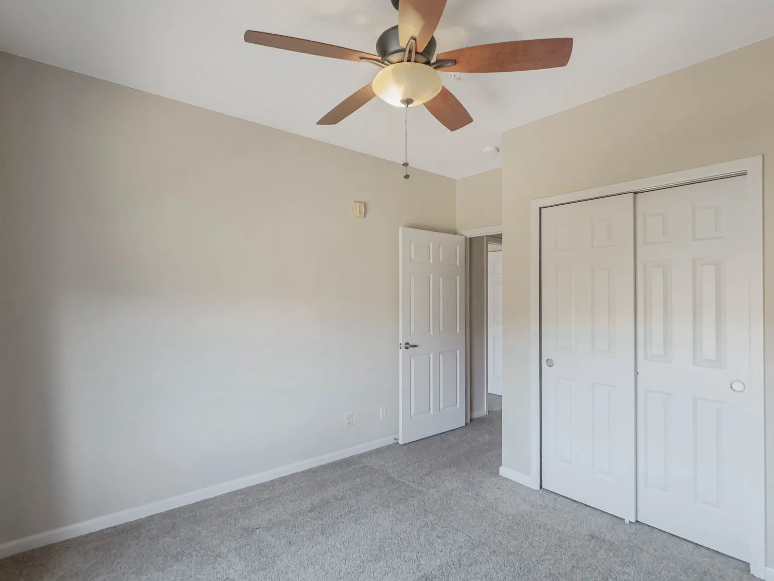 2 bed, 1286 sqft, $2,250 — Photo 2