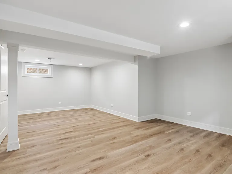 8804 S Fairfield Ave — Photo 17