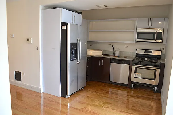 Rented by Nooklyn NYC LLC | media 21