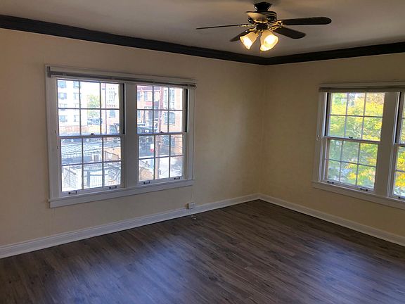 4th image of 210 E 10th Ave #23