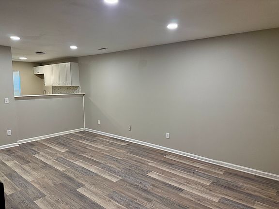 2nd image of 3937 Briarhill Dr