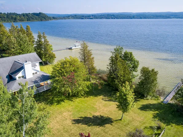3011 Herron Rd, Frankfort, MI 49635