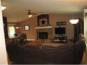 3rd image of 21038 Lakeview Dr
