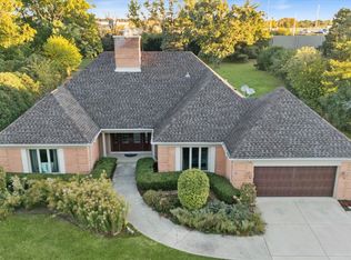 31 Croydon Ln, Oak Brook, IL 60523