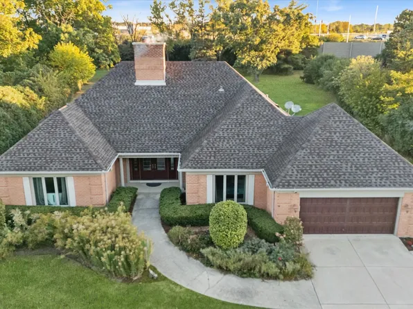 31 Croydon Ln, Oak Brook, IL 60523