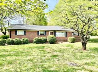 920 Emmanuel Church Rd, Conover, NC 28613