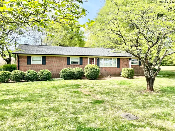 920 Emmanuel Church Rd, Conover, NC 28613