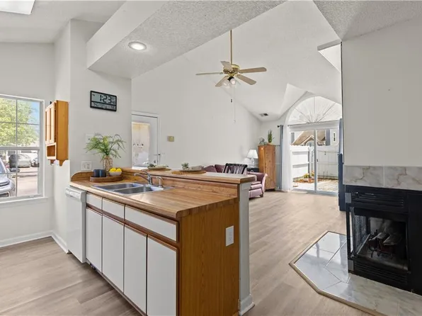 1706 Harvest Bend Ct, Virginia Beach, VA 23464