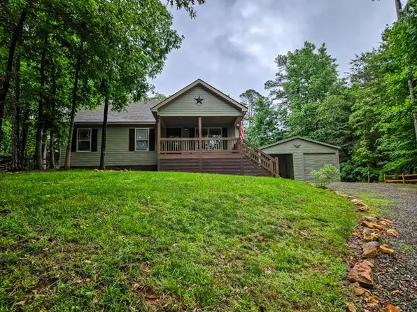 1385 Villa Dr, Ellijay, GA 30540