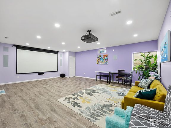 5th image of 23 Clover Ln