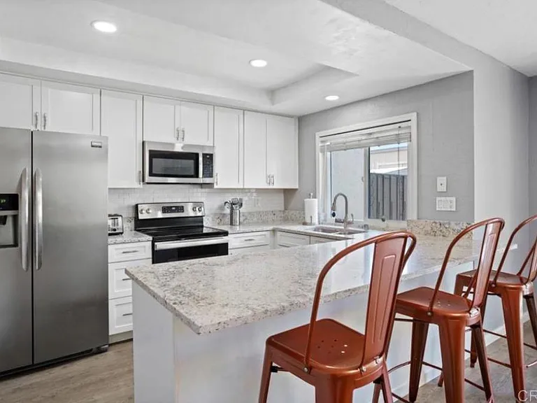 4166 Balboa Way — Photo 3