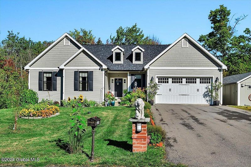 3rd image of 223 Evergreen Place