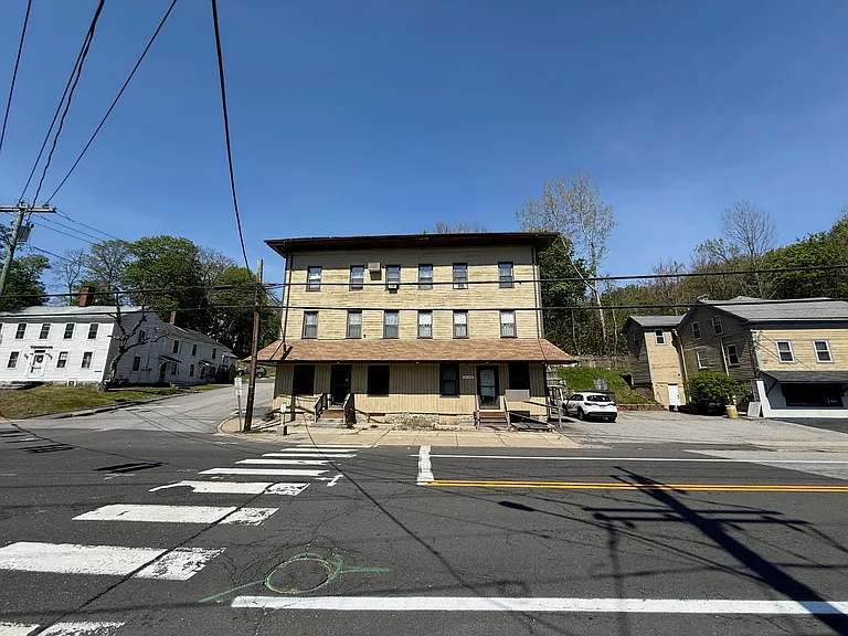 279 Main St #8 — Photo 11