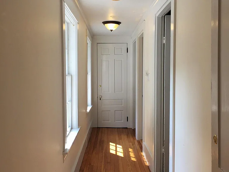 14 S Chestnut St — Photo 43