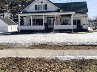 9 Franklin St, Chateaugay, NY 12920