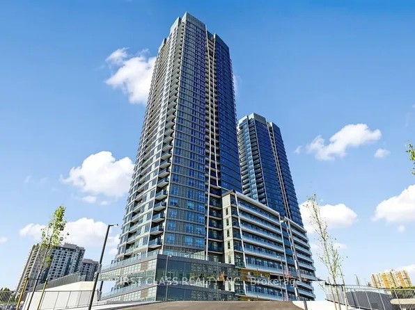 30 Upper Mall Way, Vaughan, ON