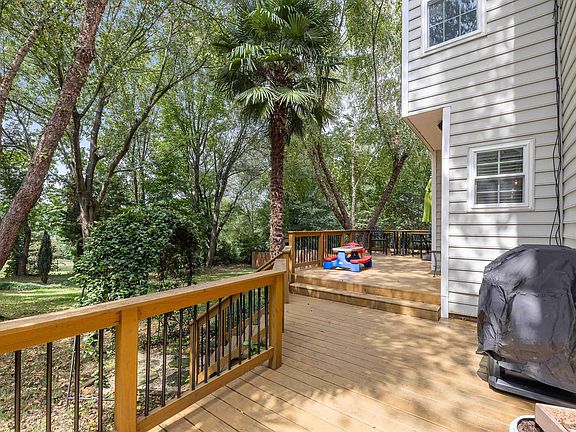 4th image of 103 Misty Meadow Dr