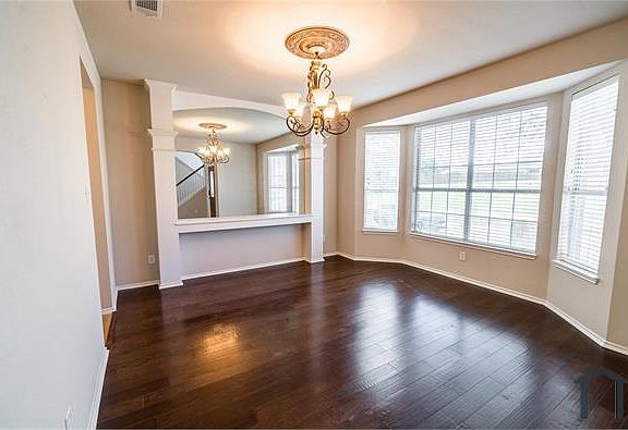 4th image of 1301 W Collins Cir