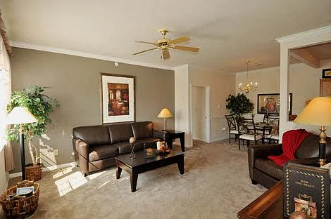 Aspen Pines Apartment Homes — Photo 10