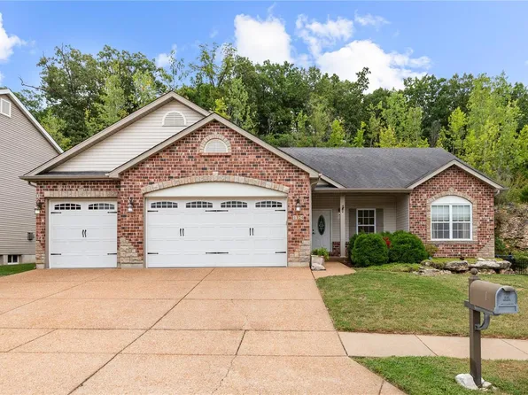 1124 Konert Valley Dr, Fenton, MO 63026