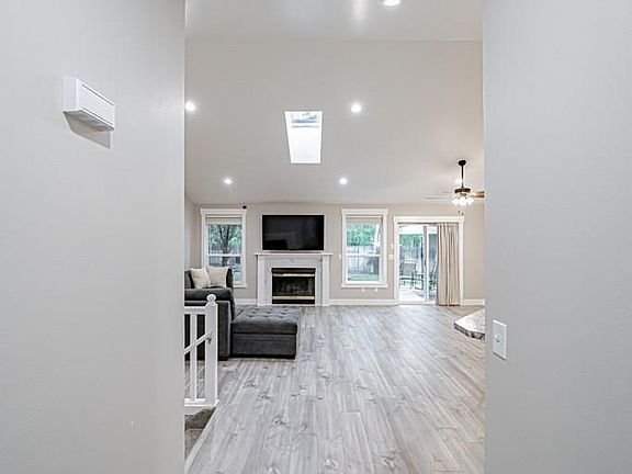5th image of 3434 Creek Side Dr