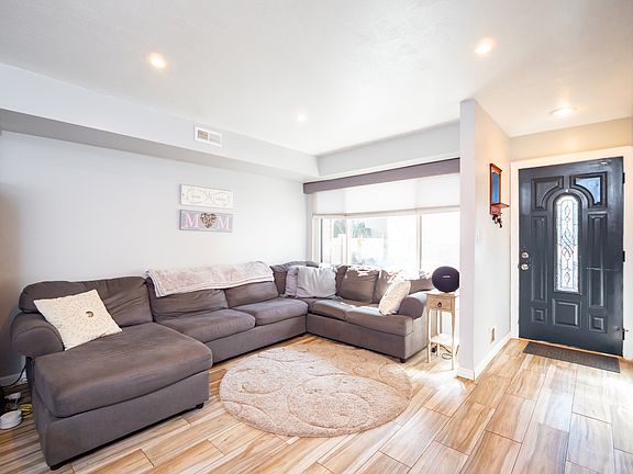5th image of 78 Wolkoff Ln #1