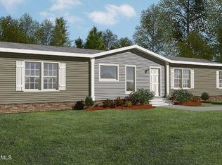 9817 Ridge Rd NE, Navassa, NC 28451