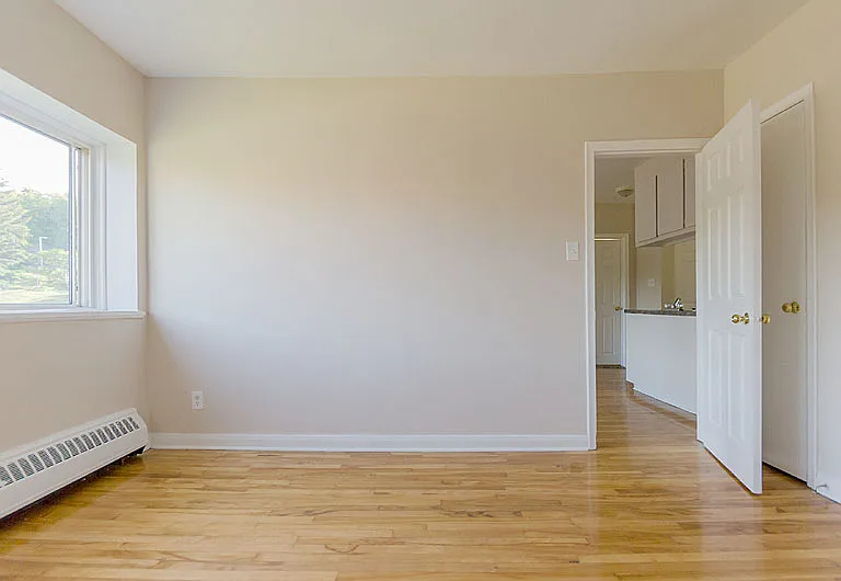 227 Notre Dame Ave — Photo 1
