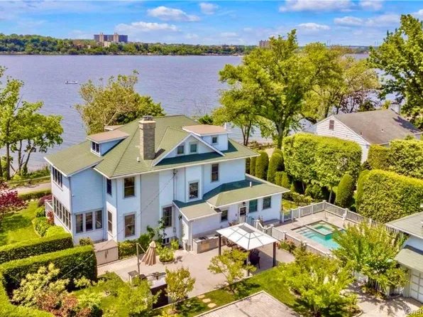 102 Shore Road, Douglaston, NY 11363