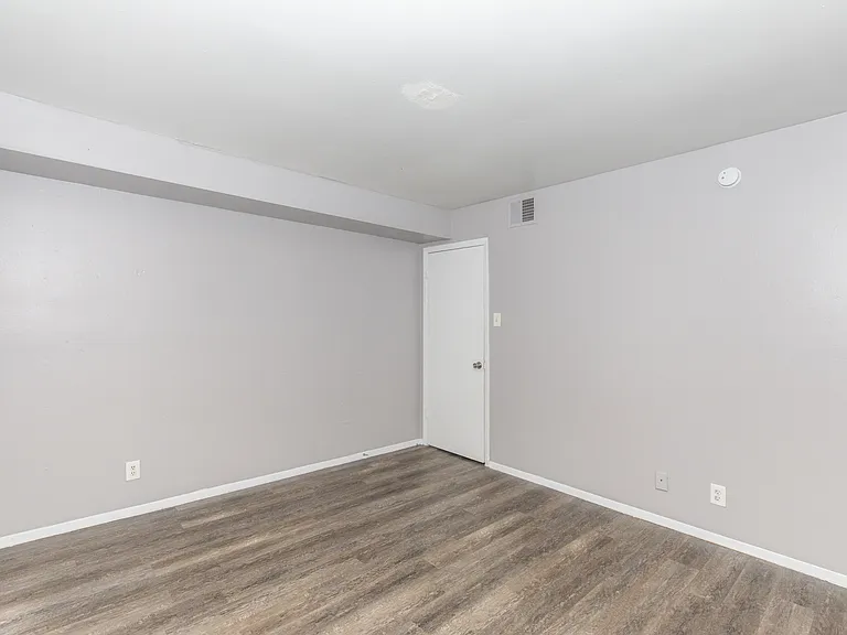 Country Oaks Apartments — Photo 14