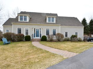 3 Surrey Ln, Durham, NH 03824