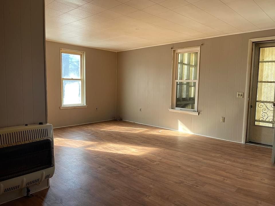 105 E High St Kingwood WV Zillow