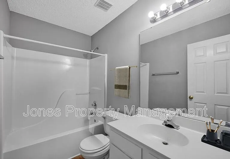 500 Jackson Park Rd #12 — Photo 31