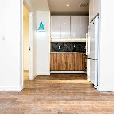 Rented by Nooklyn NYC LLC | media 44